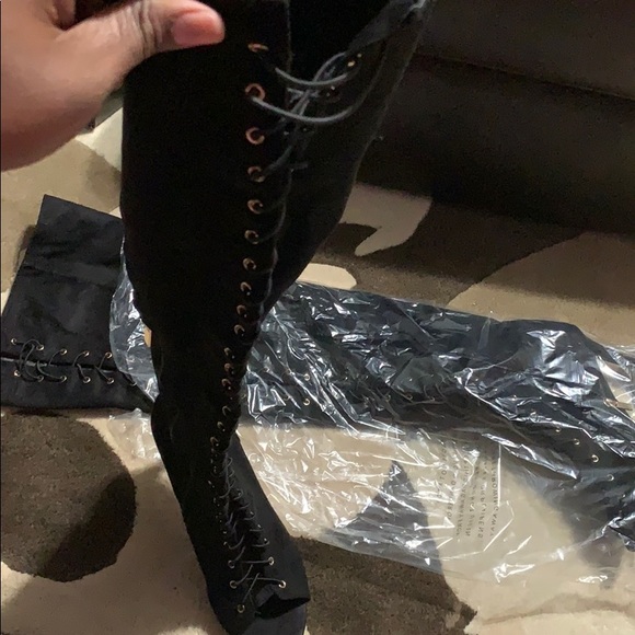 Black lace up heel boots 11w - Picture 2 of 4